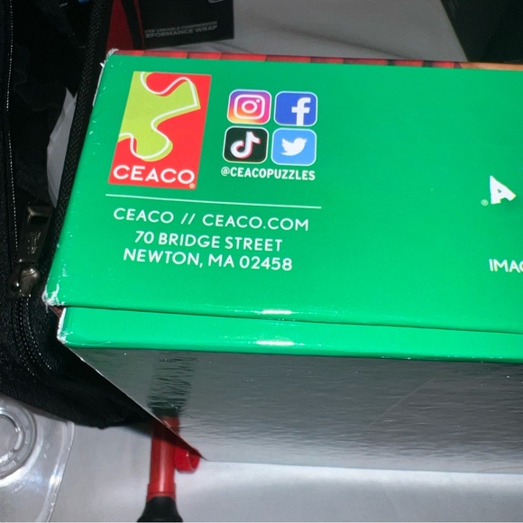 Merry Pug-Mas Christmas Holiday 300 Oversized Piece Jigsaw Puzzle Pug Dogs Ceaco - Picture 10 of 16